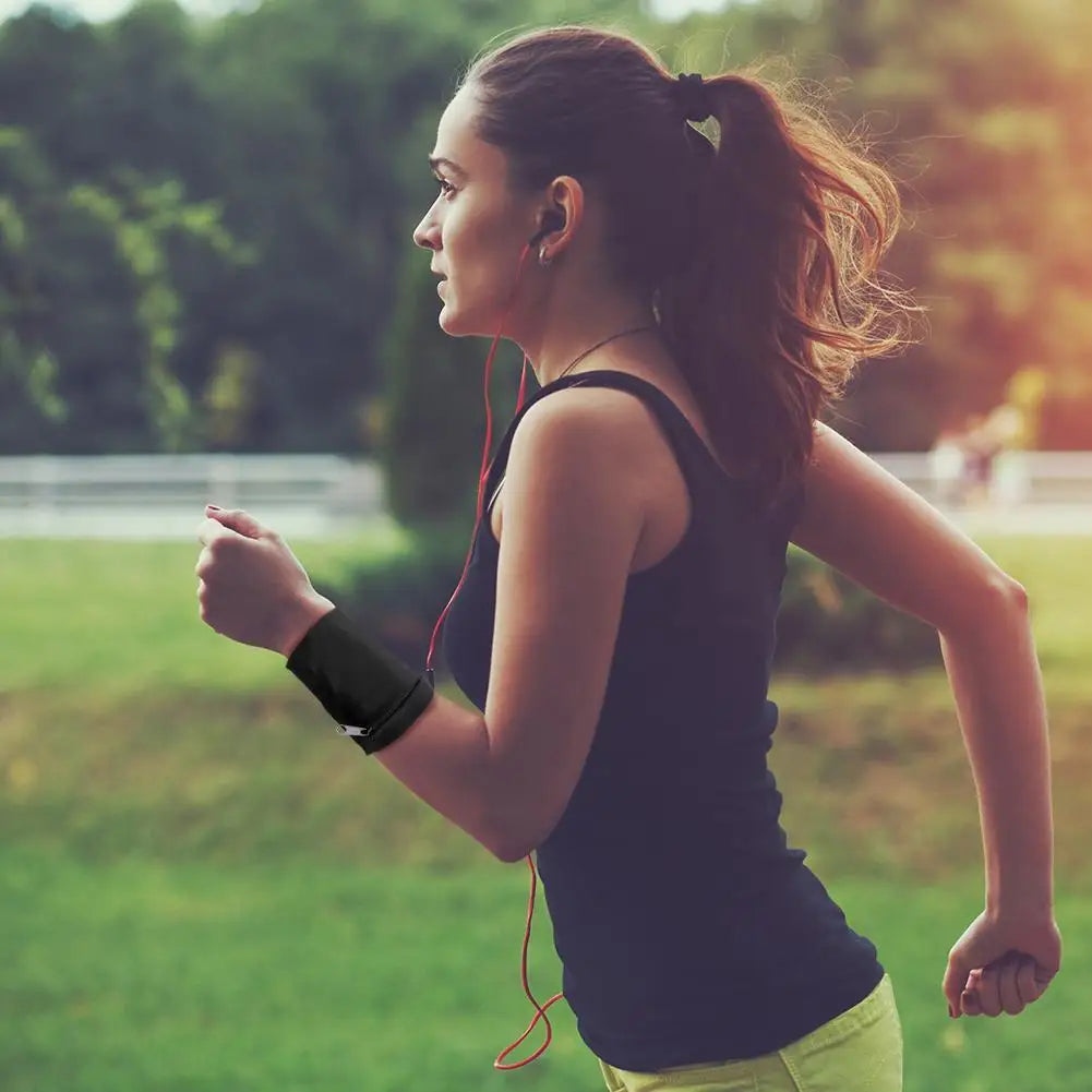 Running Wrist Wallet Band – Arm Pocket Bag